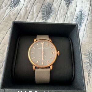 marc jacobs rose gold watch
